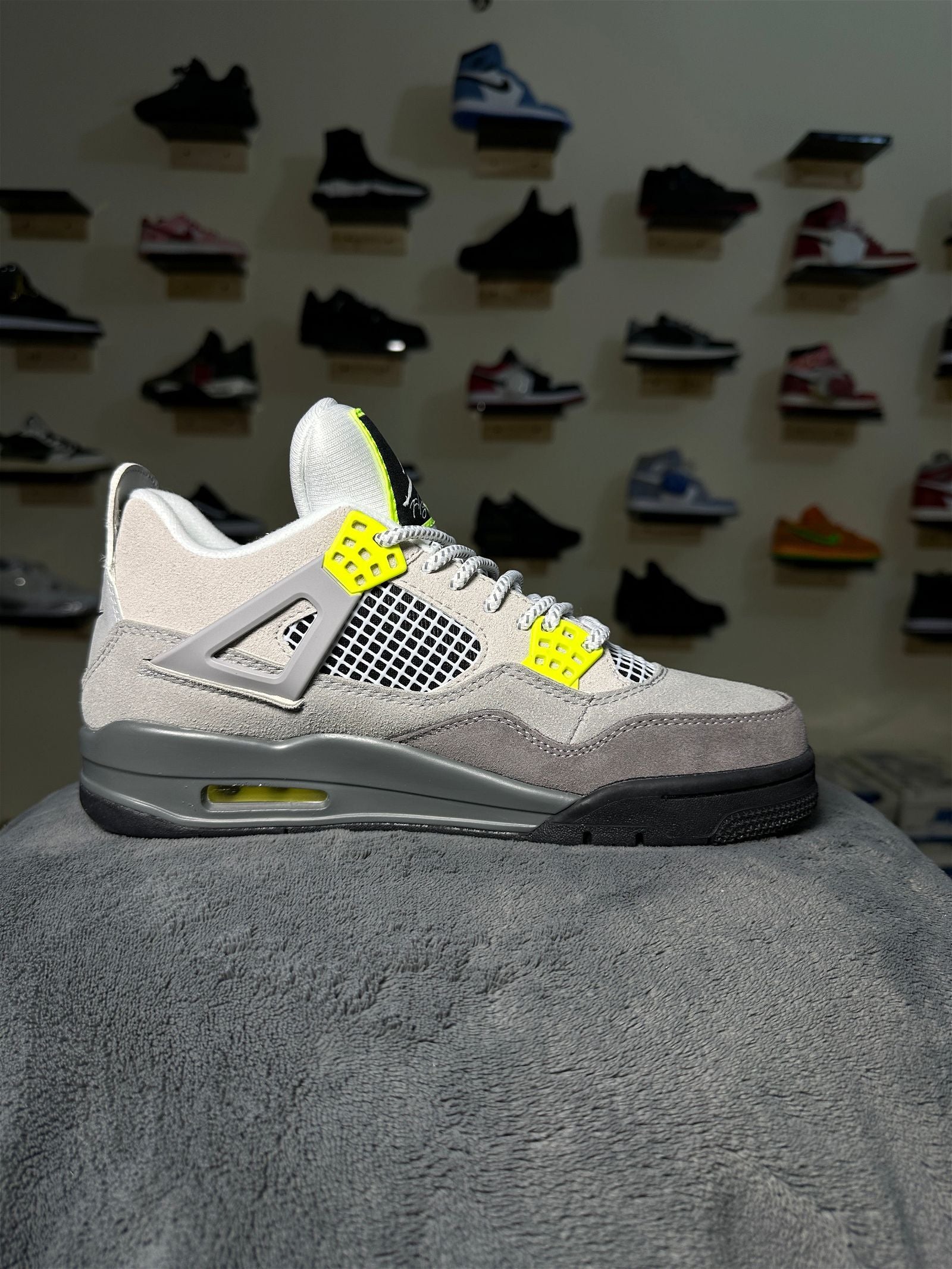Grey and neon jordan 1 cheap